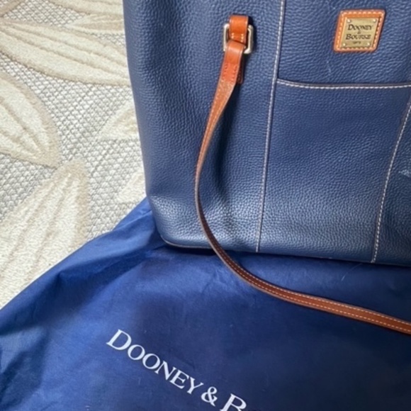 Dooney & Bourke Pebble Grain Lexington Bag - Picture 2 of 9